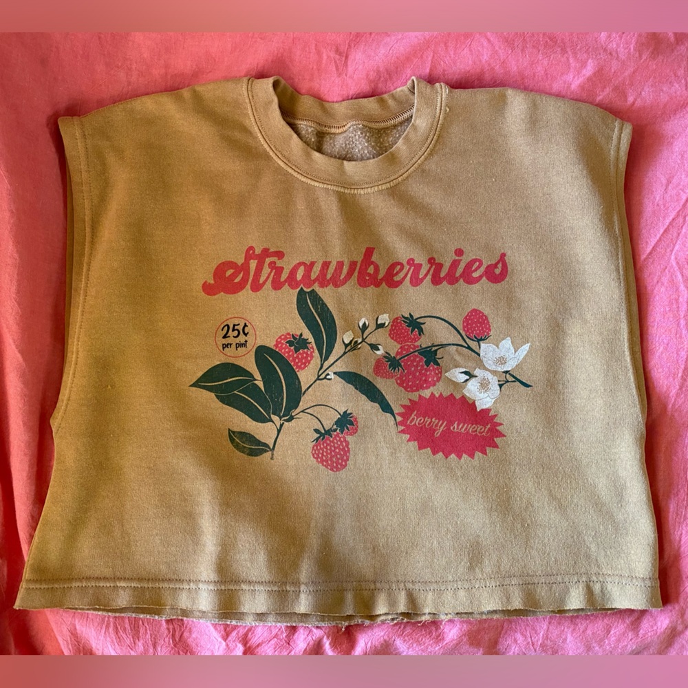 NWT 🍓 Strawberries Muscle Tank